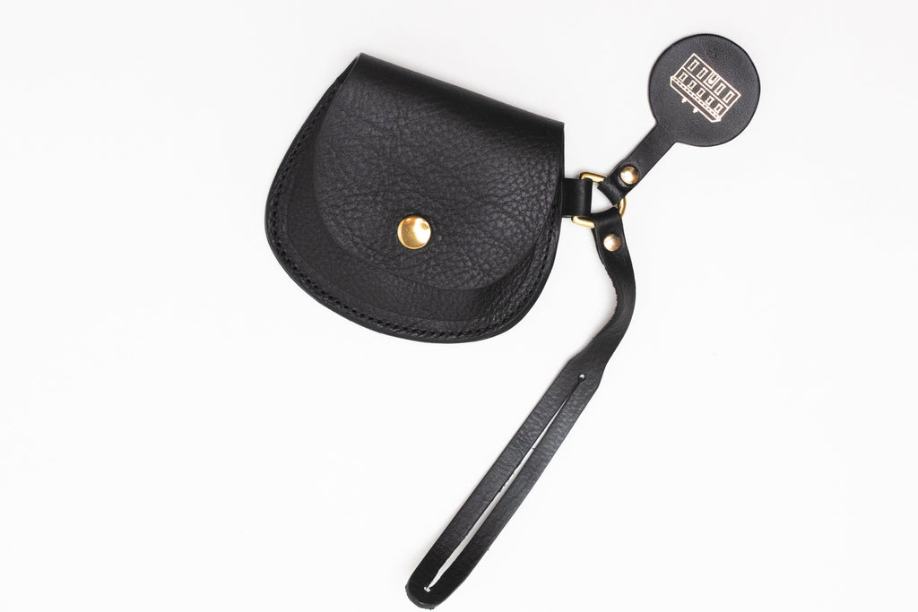Beau Jolie Leather Coin Purse In Noir